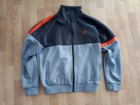 Nike Trainingsjacke XL XXL grau D 48-52 Vintage Sachsen - Gablenz Vorschau