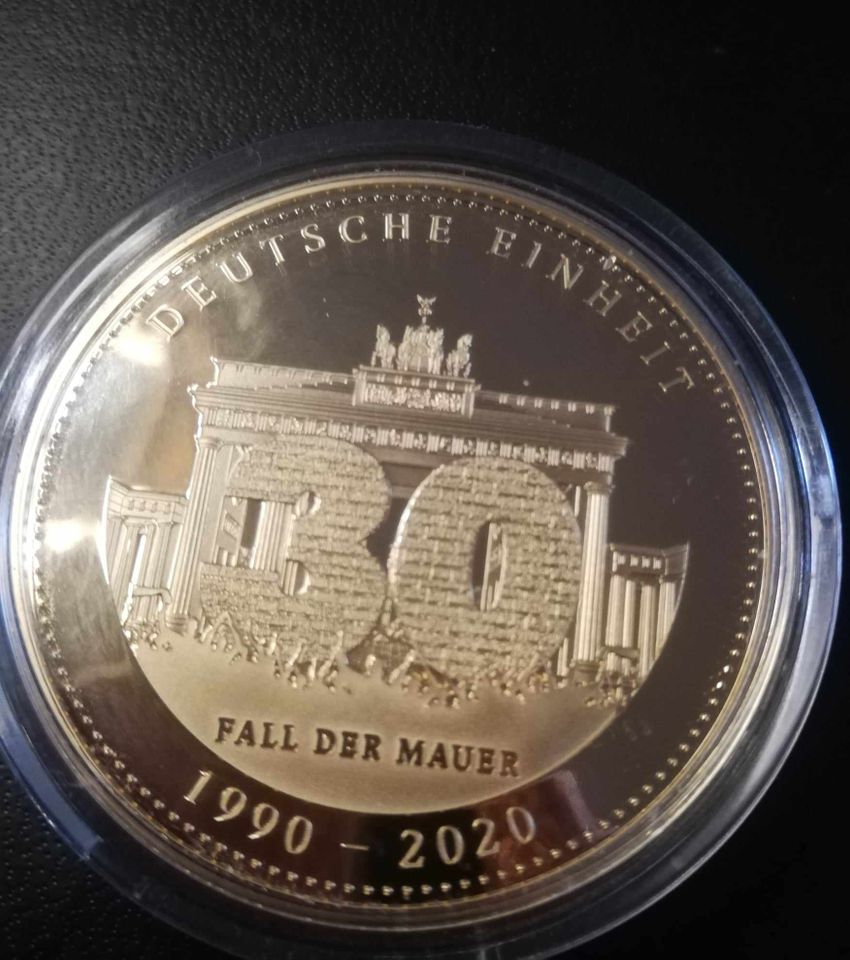 MEDAILLE 30  JAHRE DEUTSCHE EINHEIT  24 KARAT / VERGOLDET in Erfurt