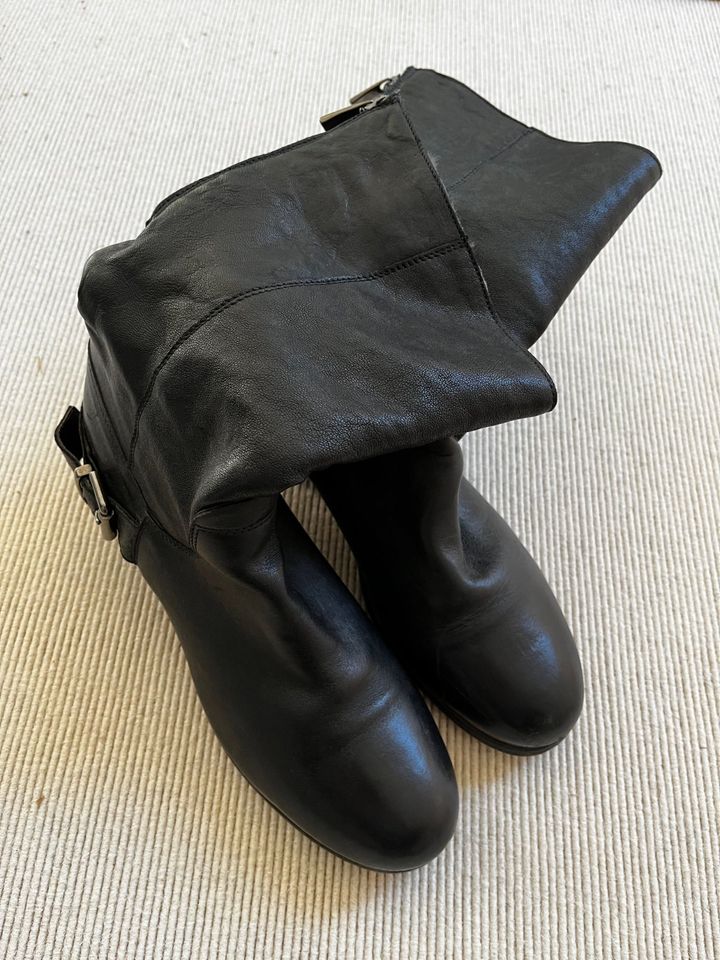 schwarze Leder Stiefel Schuhe Designer Lav Artigiana 39 Lammfell in Berlin