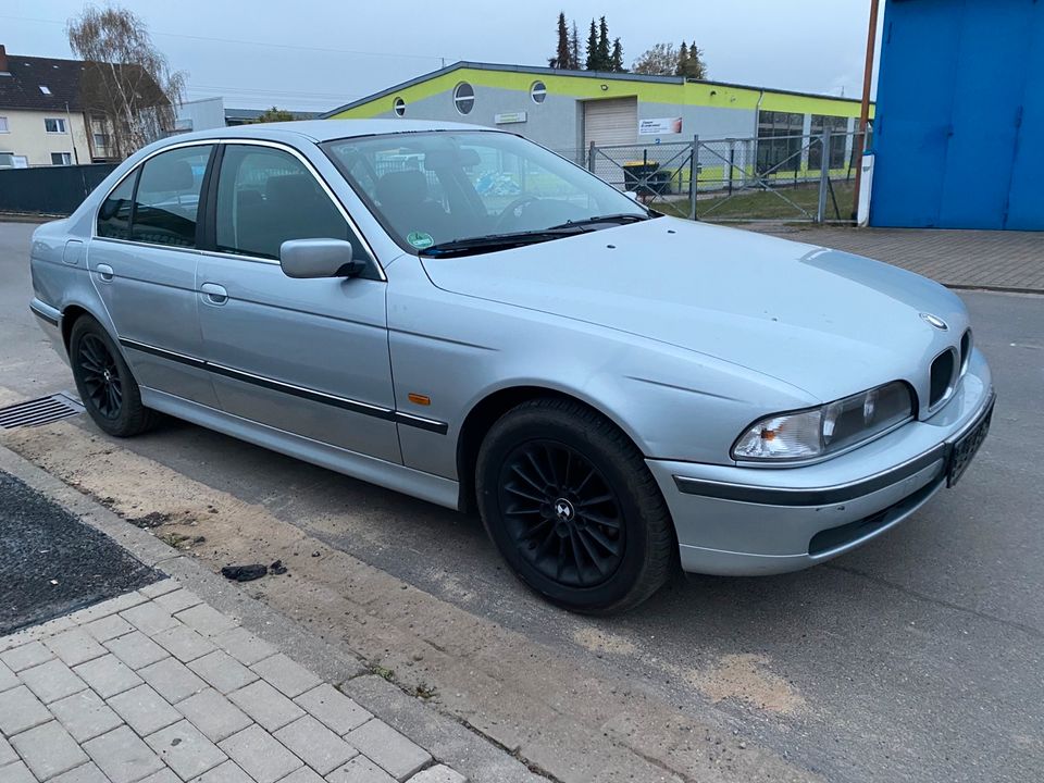 SUCHE BMW 3 5 7 E30 E32 E34 E36 E39 E46 E60 E61 E65 E90 E91 F10 in Langenhagen