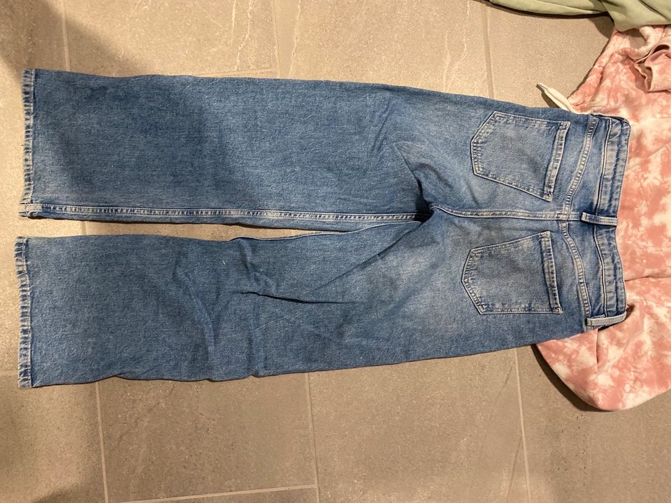 Jeans h u m 140 Mädchen in Teisendorf