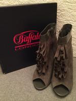 Buffalo Peeptoes Stiefel Nieten Sonderedition grau 41 München - Schwanthalerhöhe Vorschau
