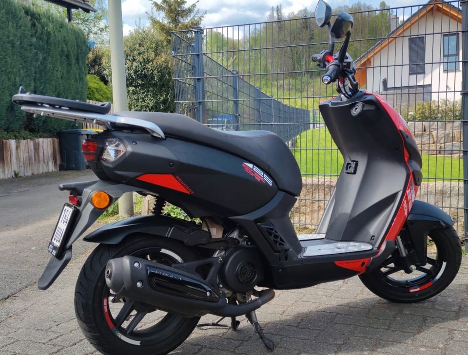 Peugeot Kisbee Streetzone Roller Neuwertig in Siegen