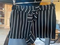 Stradivarius Shorts Stoffshorts high waist 36 neu Niedersachsen - Lathen Vorschau