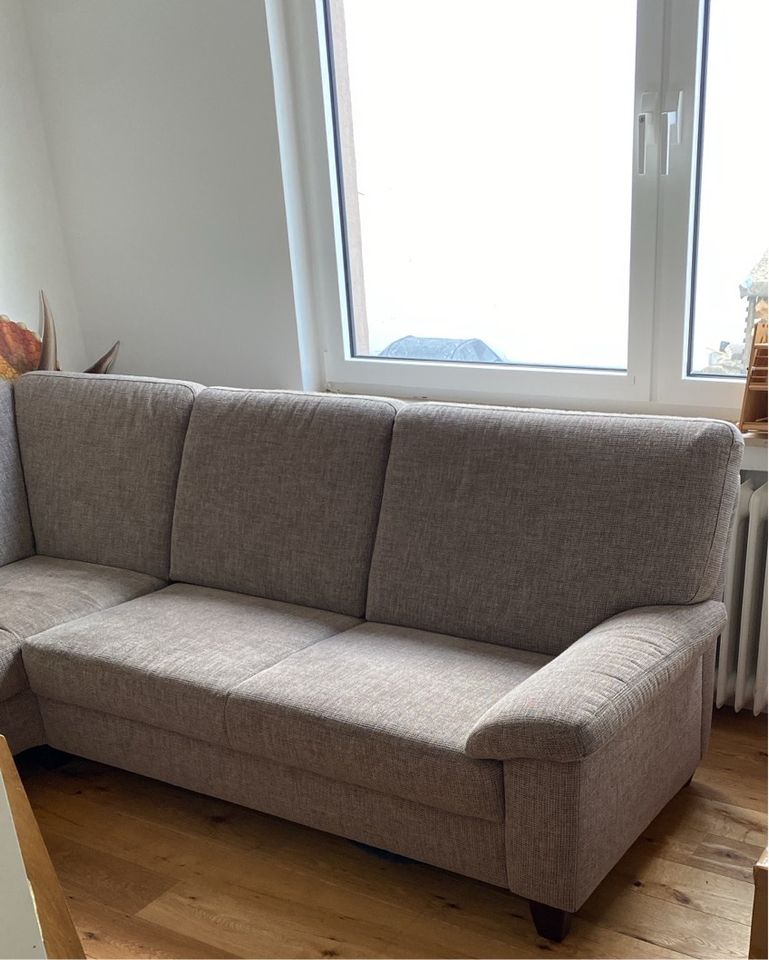L-Couch, Sofa übers Eck, braun, gut erhalten in Seligenstadt