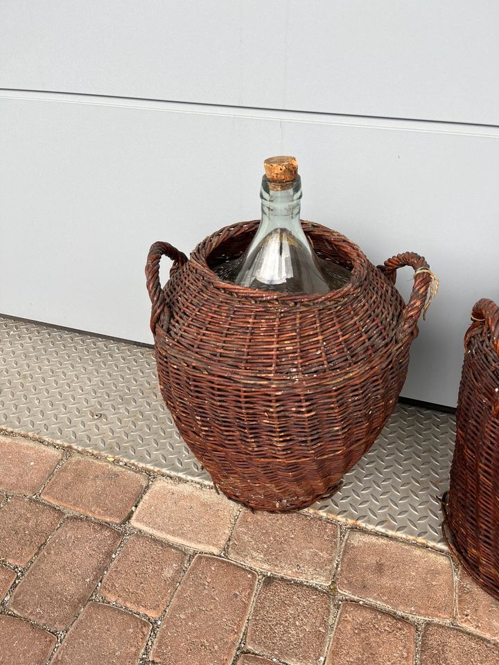 Weinballon Getränkefass Flasche Schnapsflasche Dekoration Korb in Fraunberg