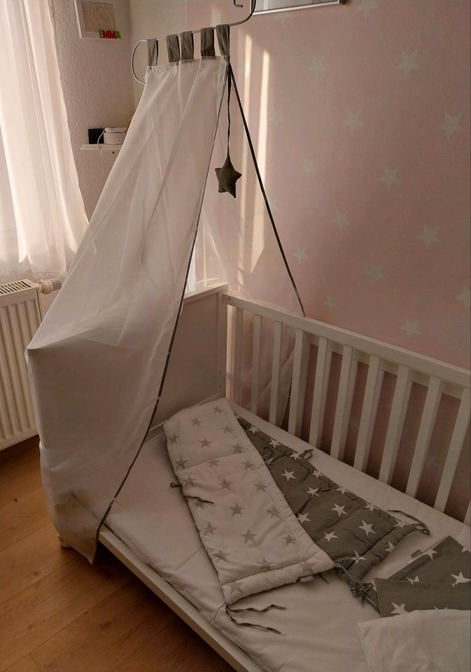 Babybett Gitterbett, Wickeltisch und Regal  von Roba in Hildburghausen