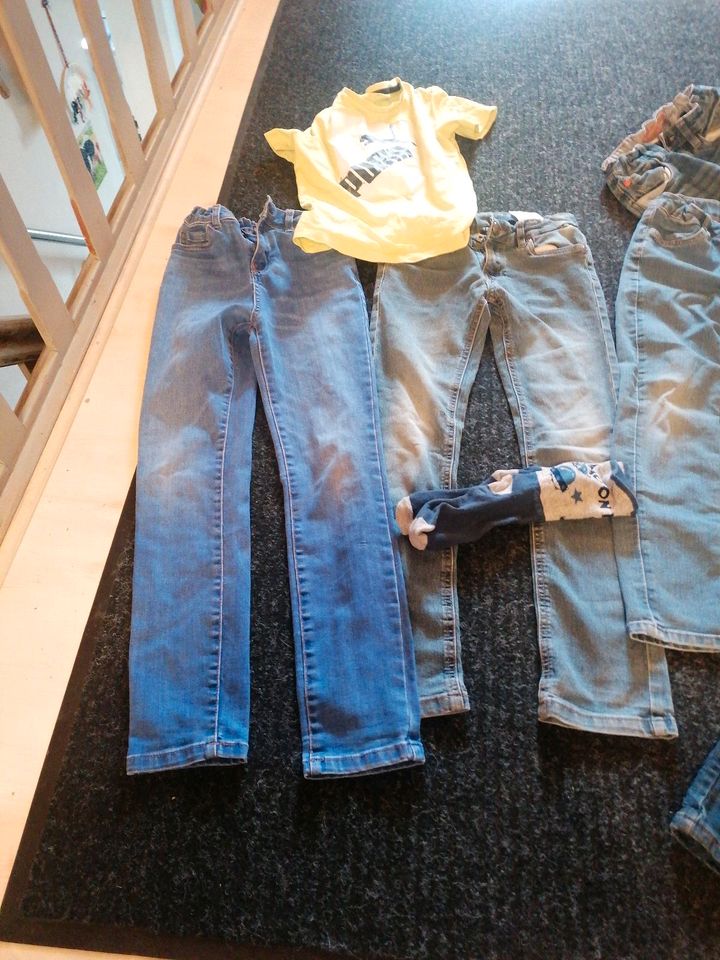 4 Jeans 134, 134/140, 1 Thermo Jeans 140 in Saaldorf-Surheim
