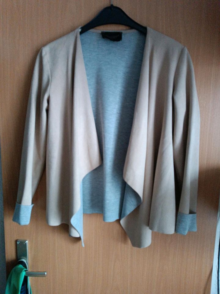 Kurz Blazer, Gr. M, beige-grau in Berlin