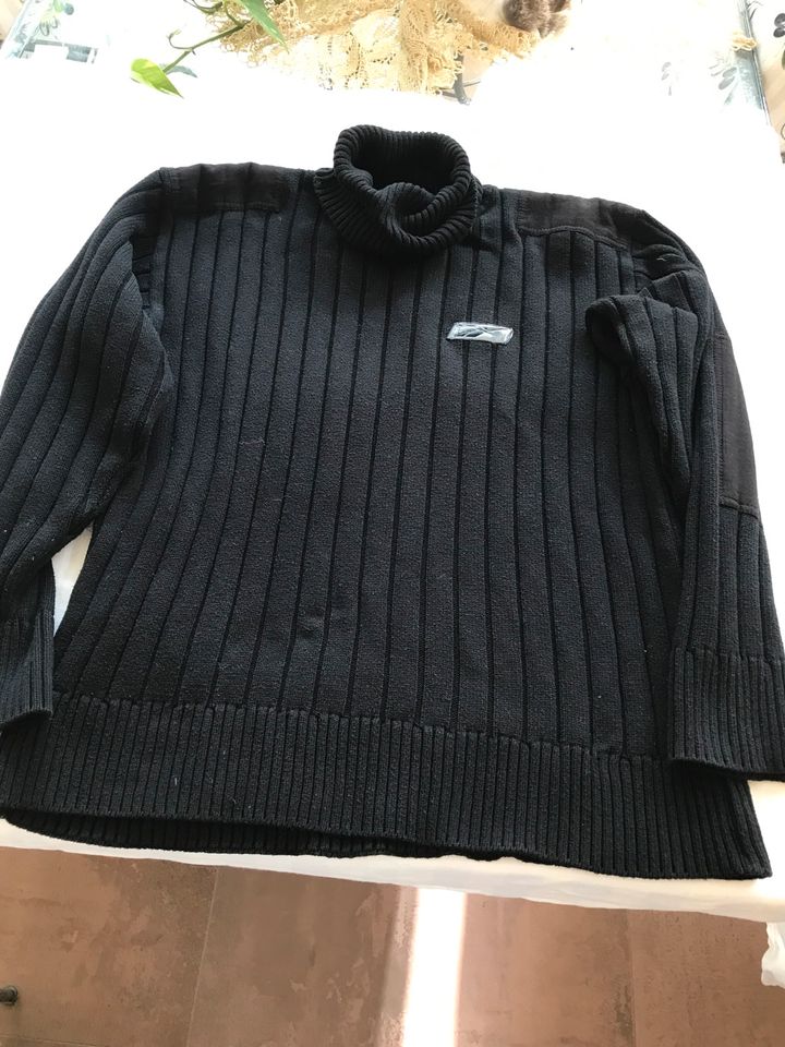 Herren Pulli Reebok in Bruckmühl