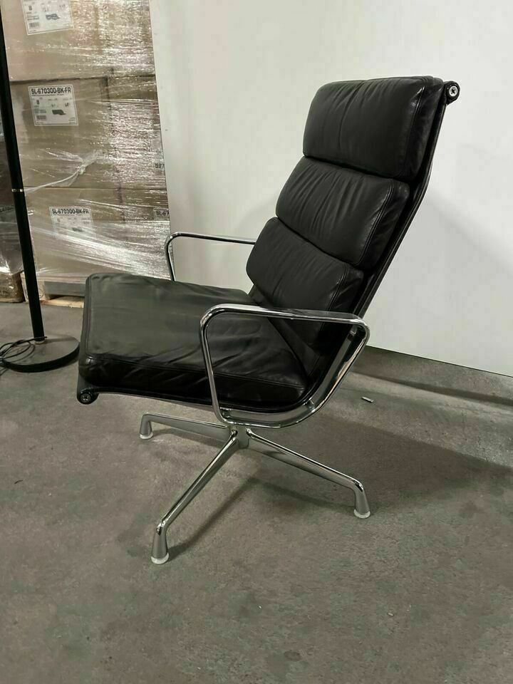 Vitra Lounge Stuhl Sessel Alu-Chair EA-215 Leder Soft-pad Chrom in Offenbach