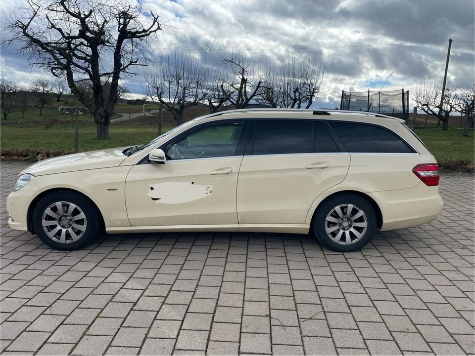 Mercedes E-Klasse W212 Taxi in Mühlacker