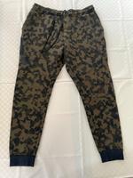 Hose Nike Sportswear Tech Herren Jogginghose mit Print Gr. L München - Trudering-Riem Vorschau