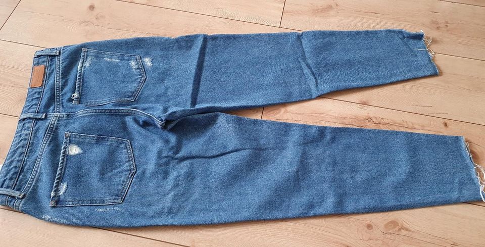 Damen Jeans Hose Vintage Bestickt von Pull Bear gr.36 Neu in Weitersbach