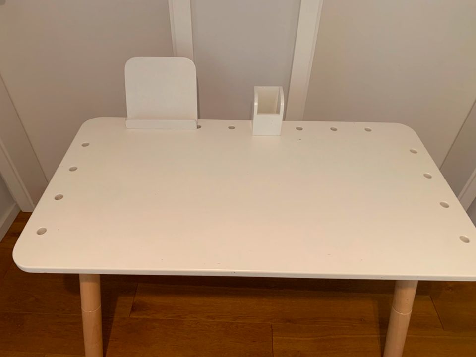 Kinder Schreibtisch “Growing Table” Von Pure Position in Frankfurt am Main