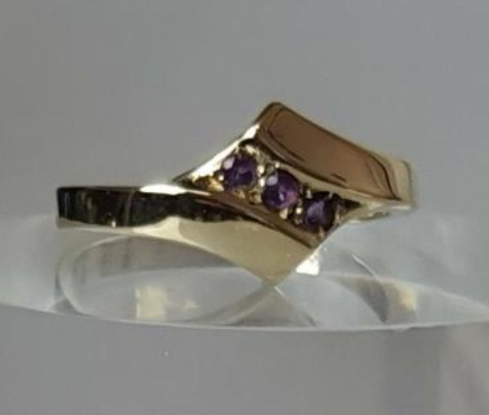 Amethystring aus 585er Gold, Größe 53 in Meerbusch