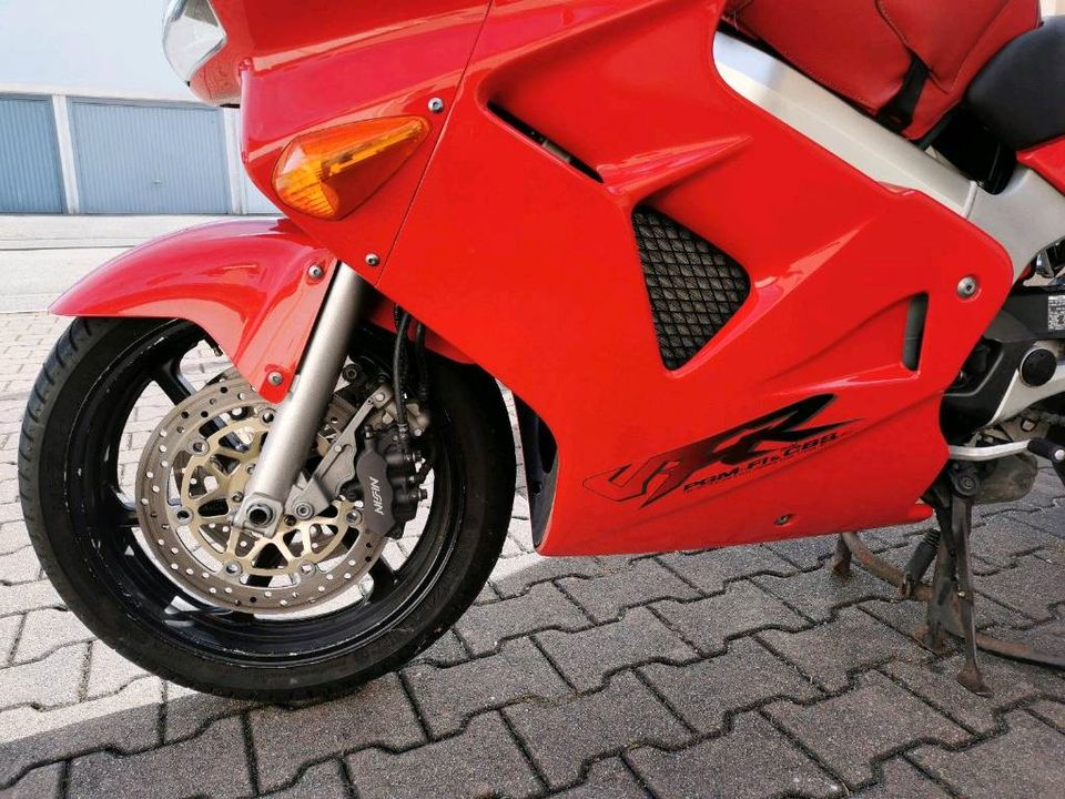 Honda VFR 800 RC46 in Kolbermoor