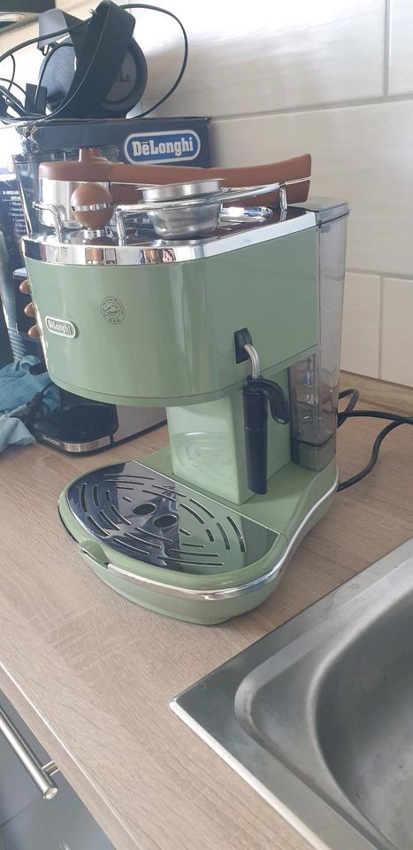 Zu Verkaufen DeLonghi Kaffeemaschine in Walddorfhäslach