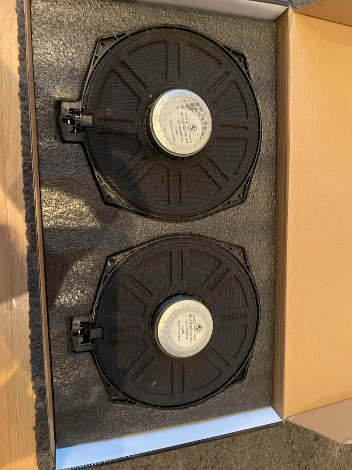 BMW e60/61  subwoofer original in Dillingen (Saar)