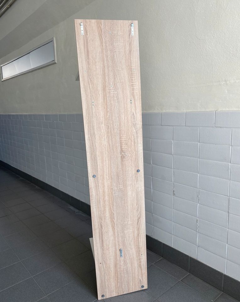 Super Garderobe mit Kleiderstange - 198cm hoch und 40cm breit in Lübeck