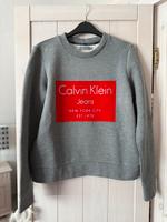 Calvin Klein Jeans Logo Sweatshirt Pullover grau XS Nordrhein-Westfalen - Herne Vorschau