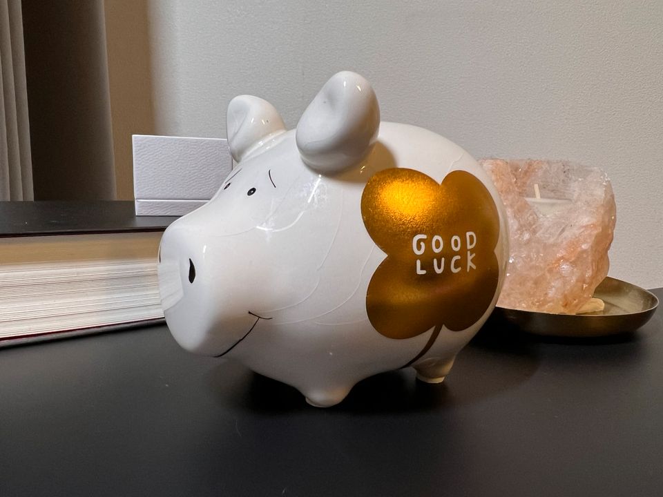 Sparschwein weiß gold mit Aufschrift in Kreis Pinneberg - Kölln-Reisiek |  eBay Kleinanzeigen ist jetzt Kleinanzeigen