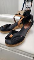 Tommy Hilfiger Wedges schwarz 39, Sandalen Bayern - Geretsried Vorschau