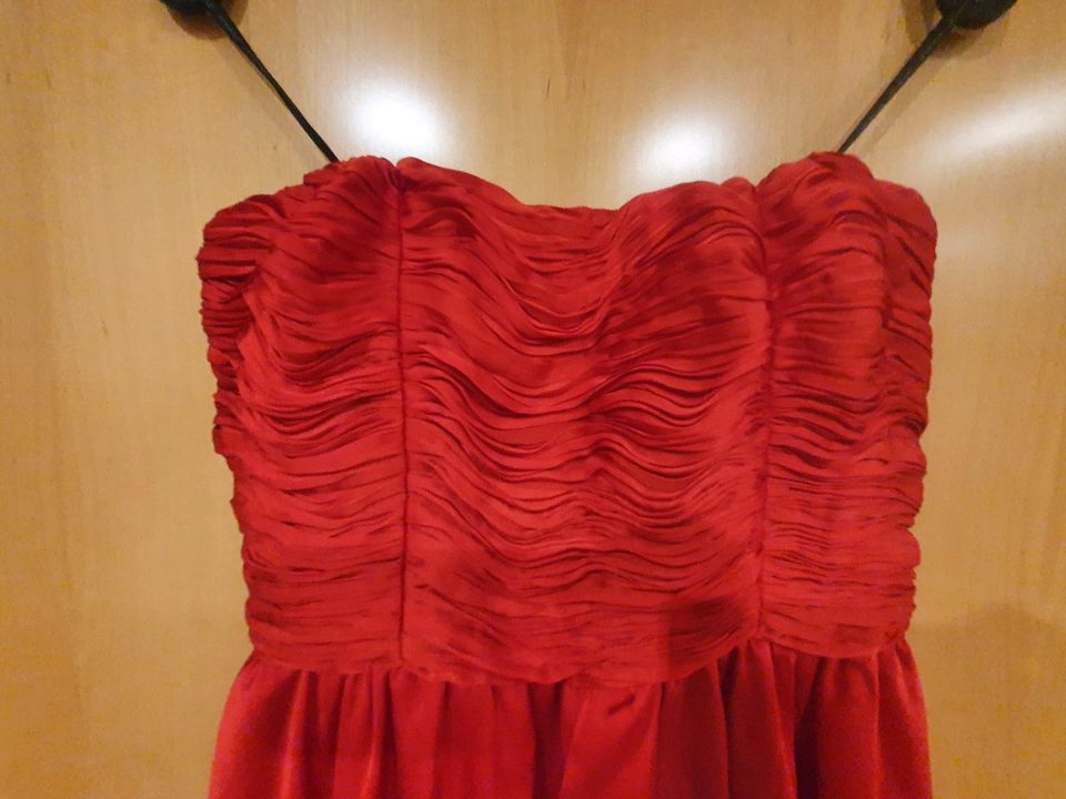 APART Abendkleid Satinkleid Ballkleid Rot NEU mit Etikett M 38 in Weilerbach