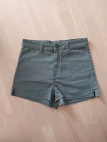 Shorts H&M Khaki Größe 38/40 neuwertig Bayern - Kirchenthumbach Vorschau