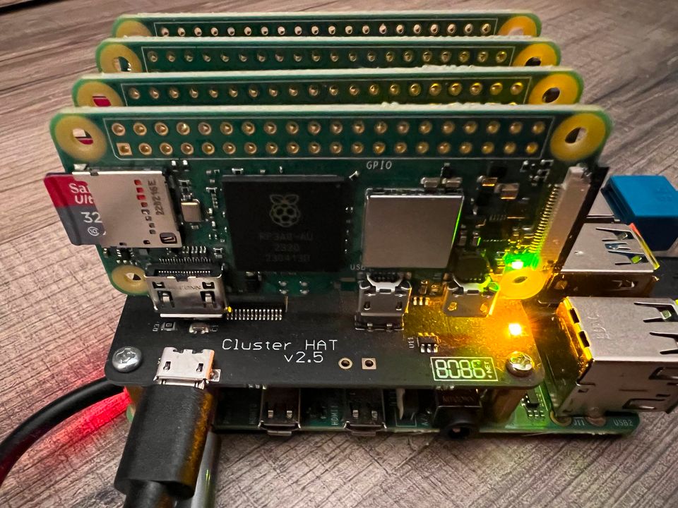 Raspberry Pi Cluster mit 4x Pi Zero 2W in Hamburg