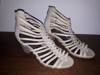 Tolle Tamaris High Heels Römer Leder helles beige Gr. 38 Nordrhein-Westfalen - Erkelenz Vorschau