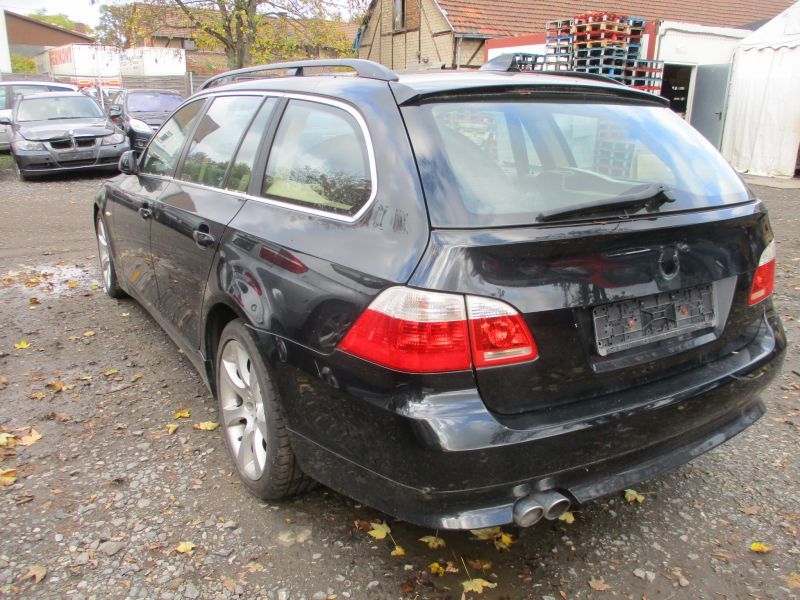 BMW 5 TOURING E61 535D schlachtfest:motorhaube,stoßstange,tür,kot in Bad Nauheim