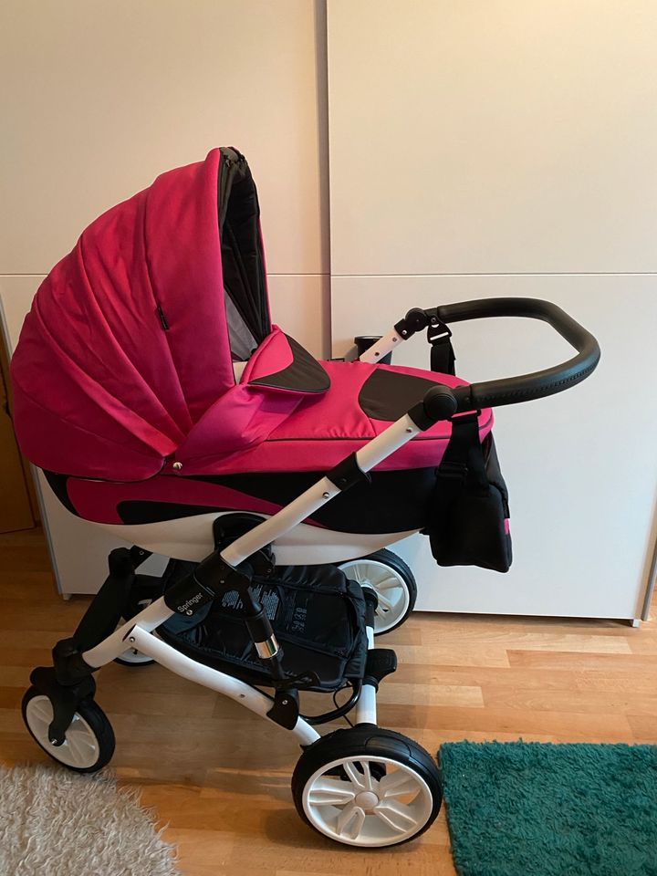 Springer Kinderwagen Mädchen in Leipzig