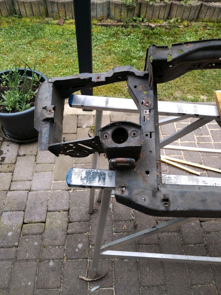 BMW E30 Vorderbau Frontblech VFl in Loiching