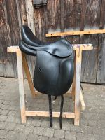 Ikonic Dressage EVO D08 schwarz/ Lack 17“ Dressursattel Baden-Württemberg - Bietigheim-Bissingen Vorschau