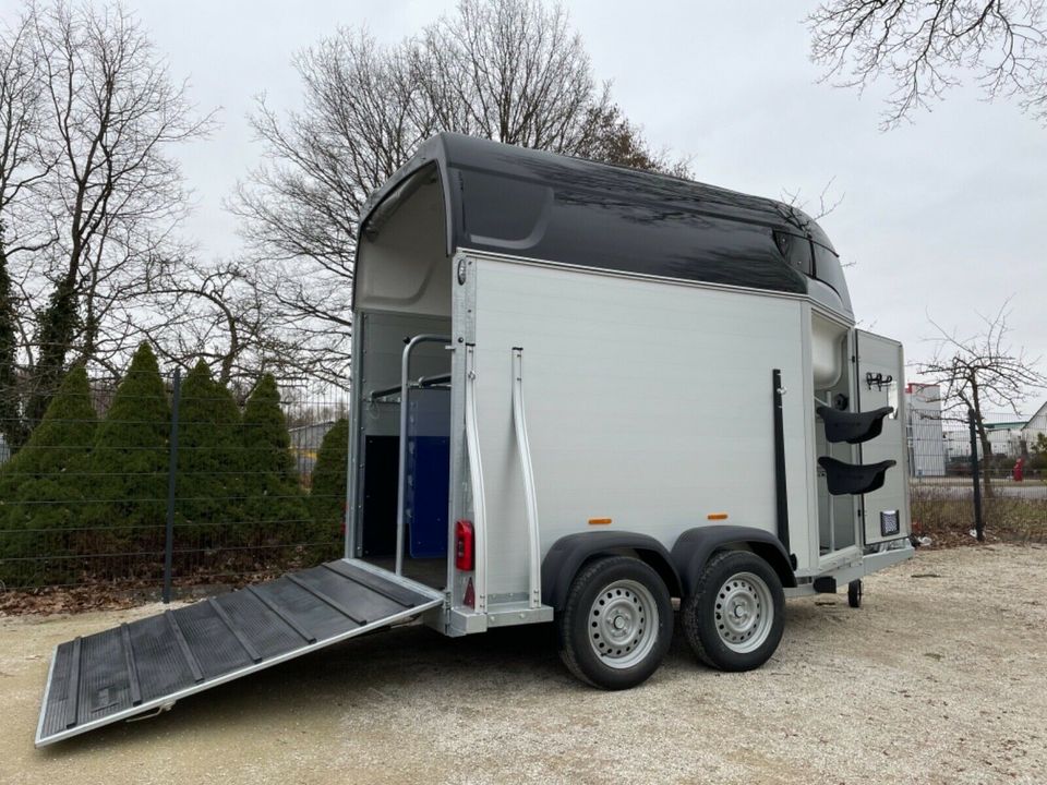 Pferdeanhänger SIRIUS S77 Sattelkammer 100km/h 2,45 INNENHÖHE‼️ in Stelle