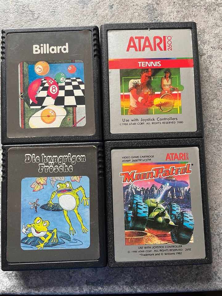 Atari 2600 inkl 17 Spielen Joystick u Netzteil Konsole Telespiel in Kasendorf