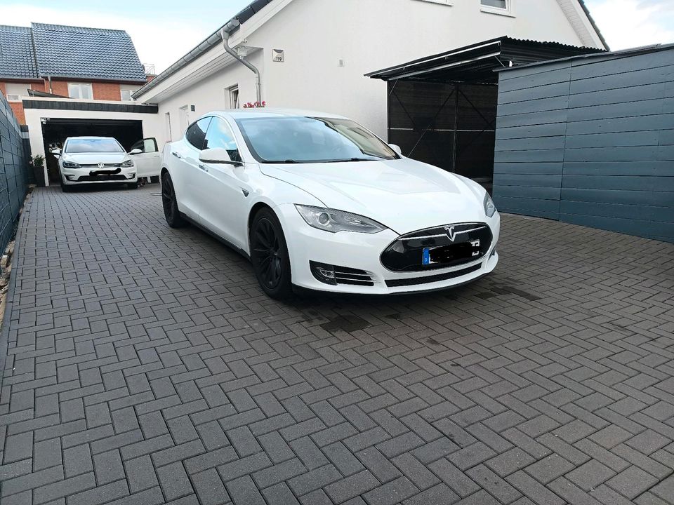 Tesla Model S 85 Free Supercharger SUC SC01 Premium in Braunschweig