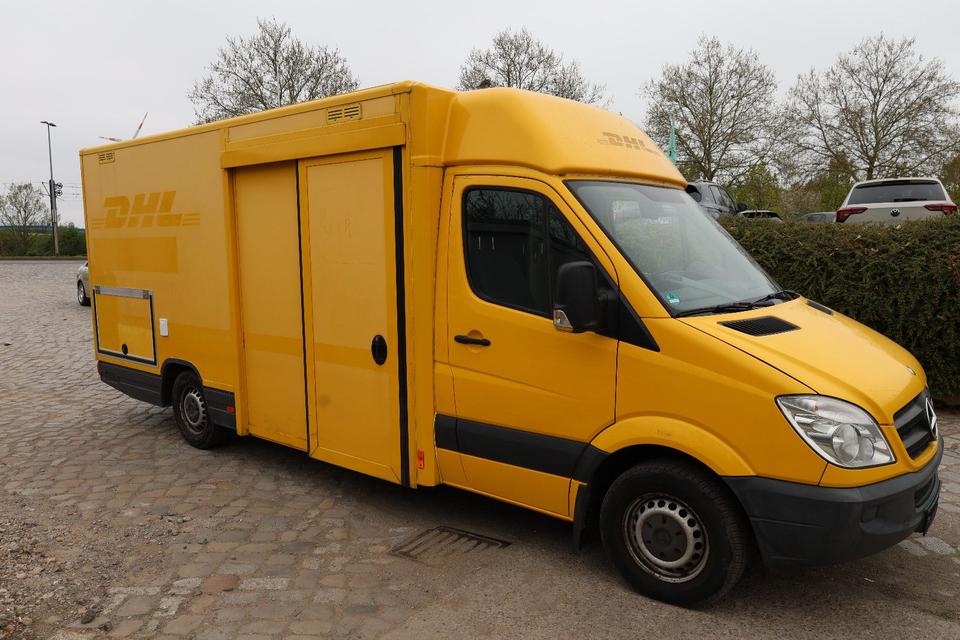 Mercedes-Benz Wohnmobil mit Aufstellklappe links und rechts in Magdeburg