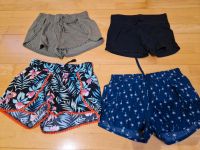 4 kurze Hosen / Hotpants Gr. 146/152 Mädchen **Top Zustand** Bayern - Großheirath Vorschau