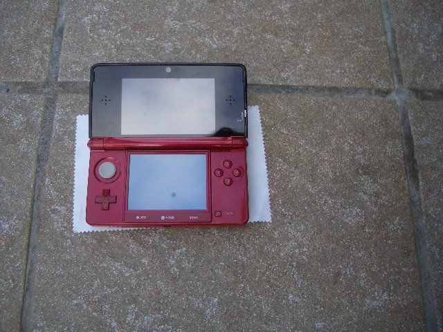 Nintendo 3DS rot mit Power-Pack in Mannheim