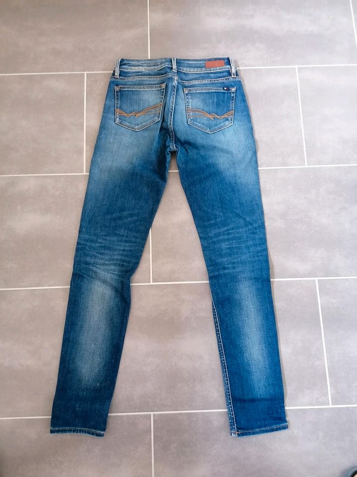 Frauen Jeans Tommy Hilfiger in Überherrn