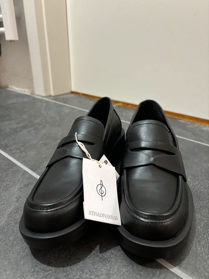 Stradivarius loafer 40 in Breisach am Rhein  