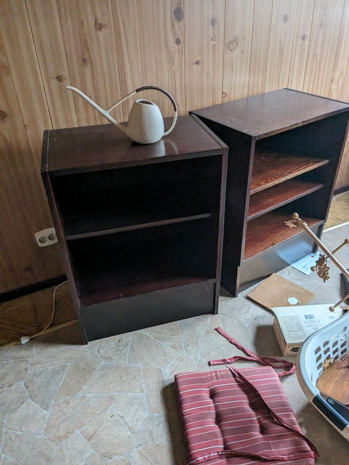 Haushaltsauflösung Schrank Schrott Tisch Sekretär Komode Vintage in Bischofsheim