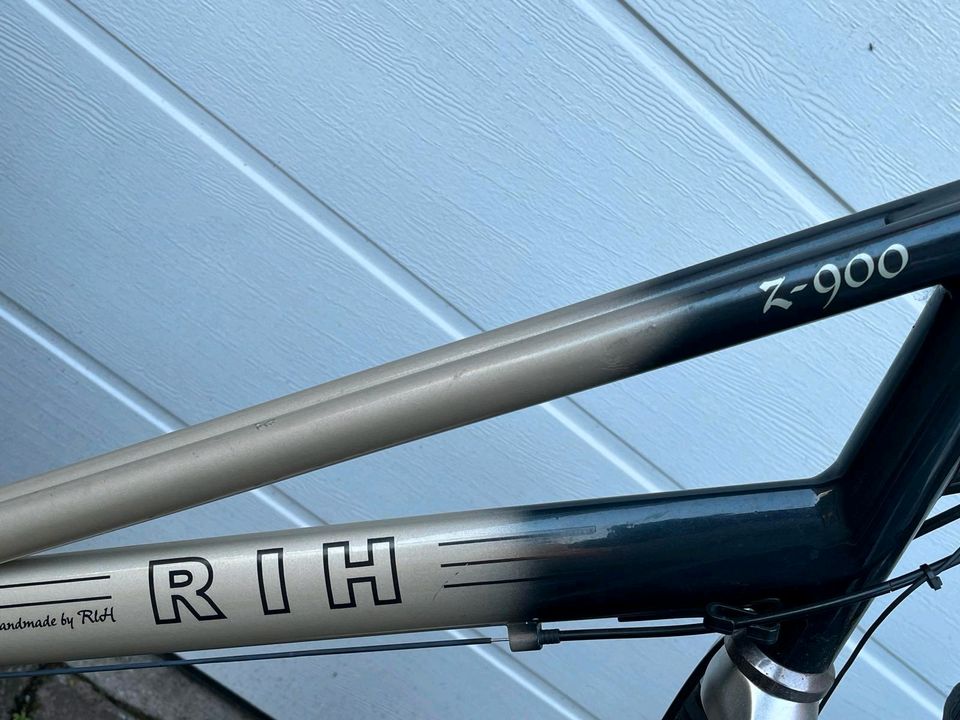 RIH Z900, grau-schwarz aus 1. Hand von Tweewheels in Venlo (NL) in Duisburg