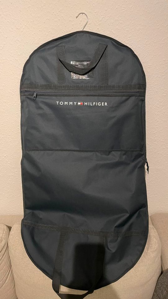 Tommy Hilfiger Anzug 50/46 in Alsdorf