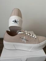 Neu CK Damenschuhe pink/white Größe 40 München - Maxvorstadt Vorschau