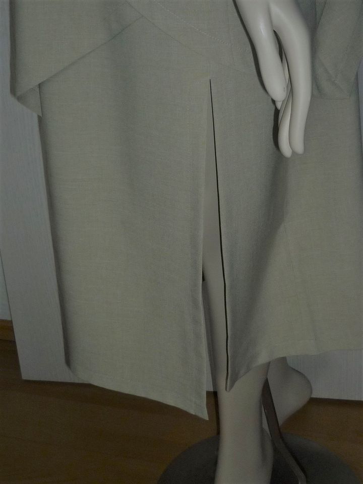 Kleid Lagenkleid Gr. 40 beige vornehm mit Schlitz Reißverschluß in Langen (Hessen)