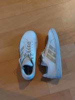 Adidas Sneaker creme/weiß mit goldenen Streifen Baden-Württemberg - Ravenstein Vorschau