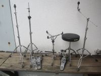 Tama Hardware Set mit Doppelfußmaschine fürs Schlagzeug / Drumset Hessen - Grebenstein Vorschau